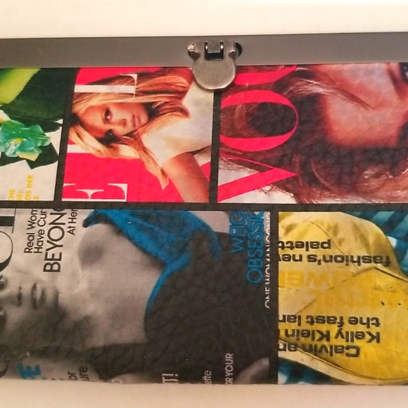 Wallet- "Famous Magazine Womens Wallet" - Picture 3 of 4
